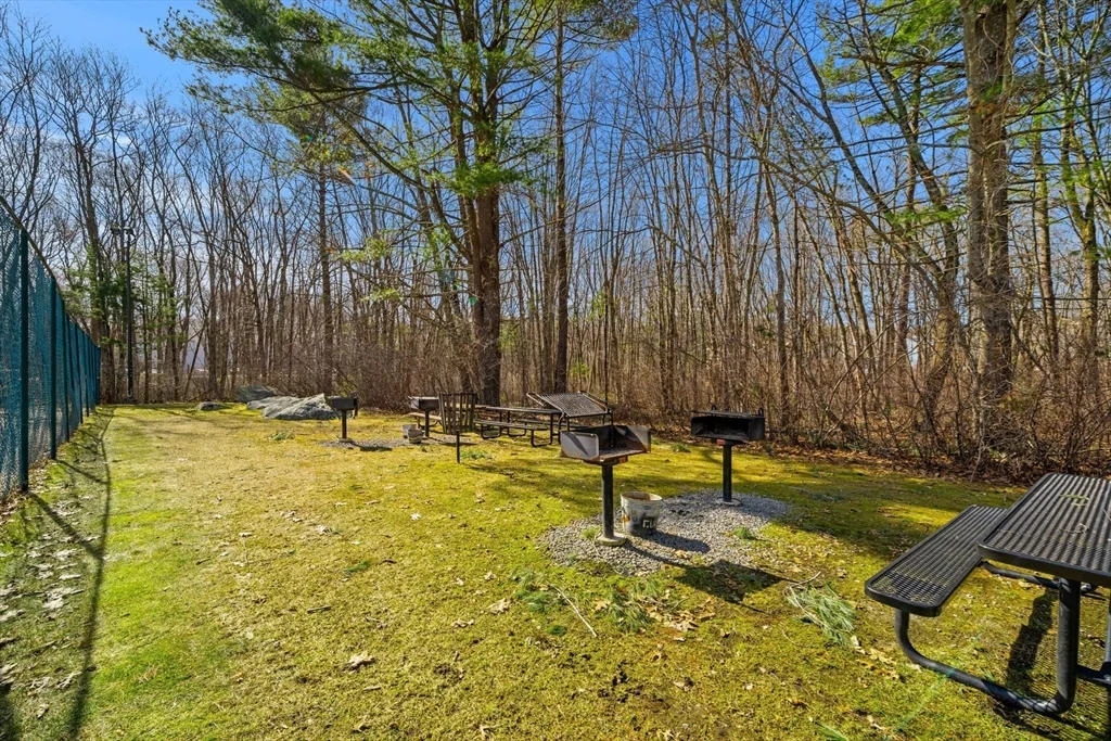 5 Thoreau Ct, Natick