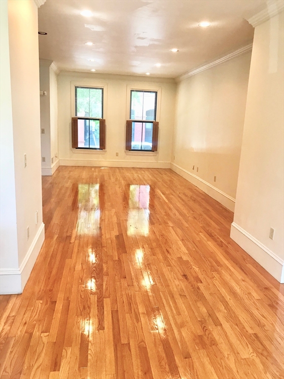 10 East Concord, South End