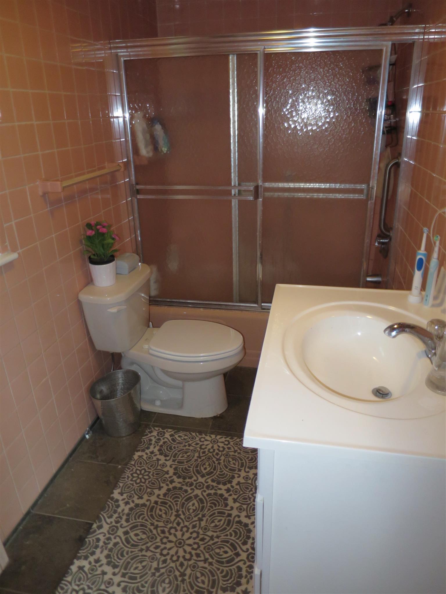 2 bed, 1 bath apartment for rent at 101 Alpine St Unit 2, Spring Hill — photo 10 of 12
