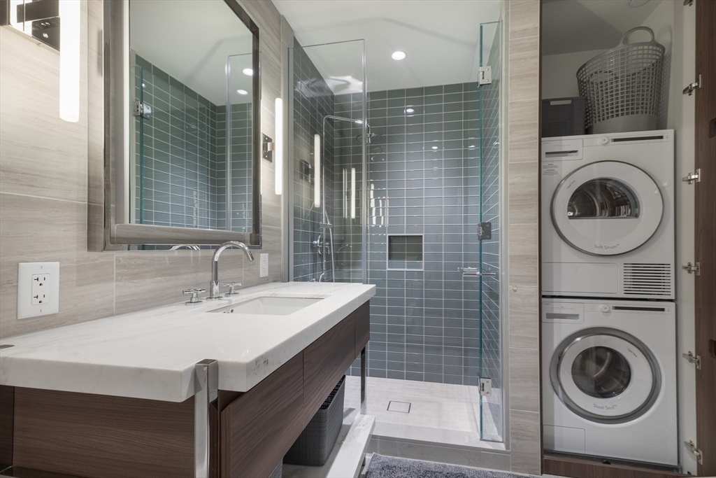 40 Trinity Pl, Back Bay