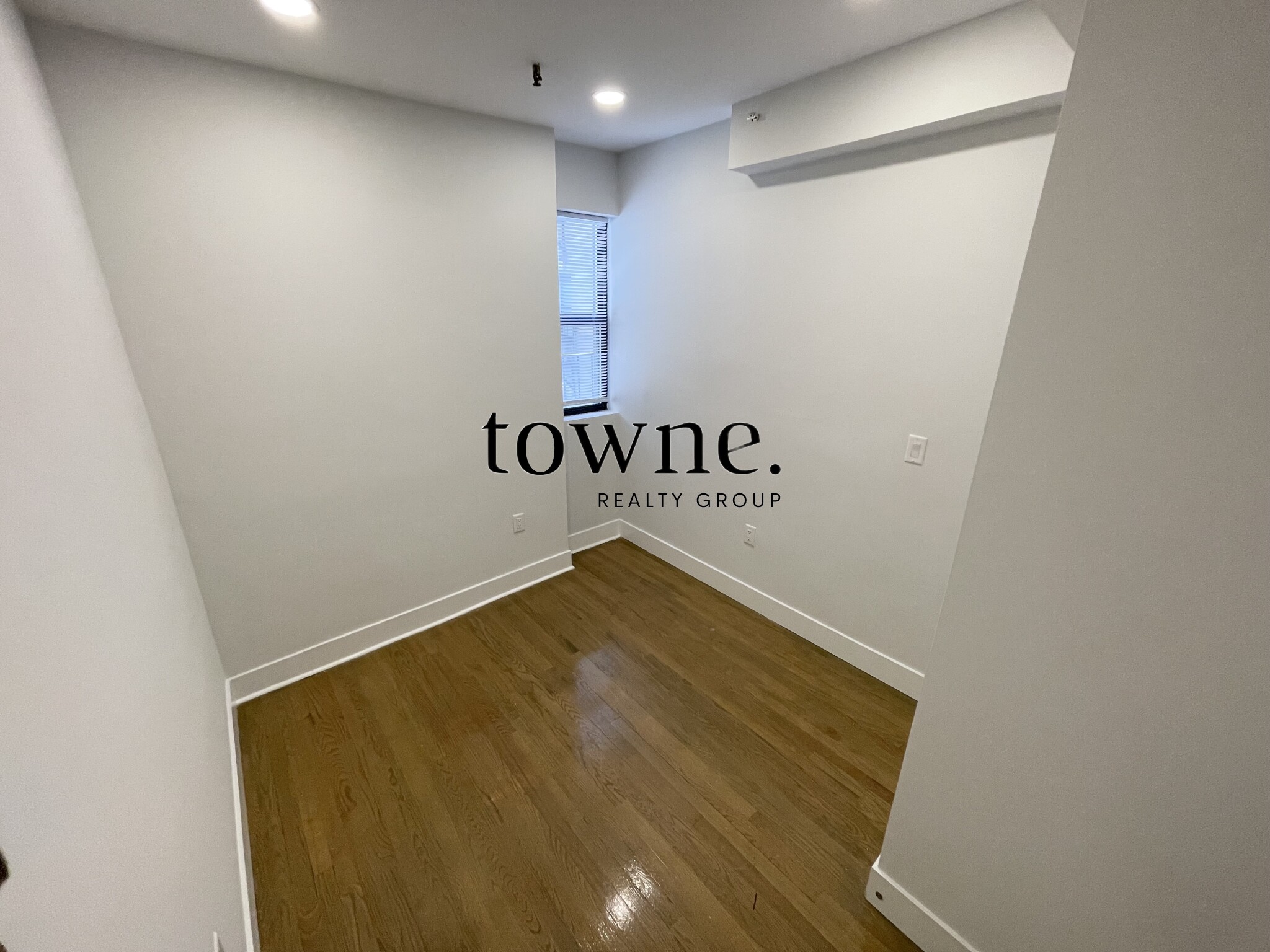 11 Peterborough St, Fenway