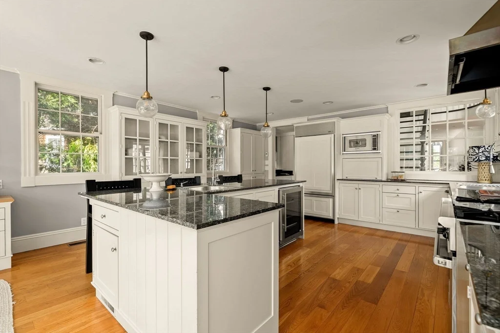 59 Harbor Ave, Marblehead Neck