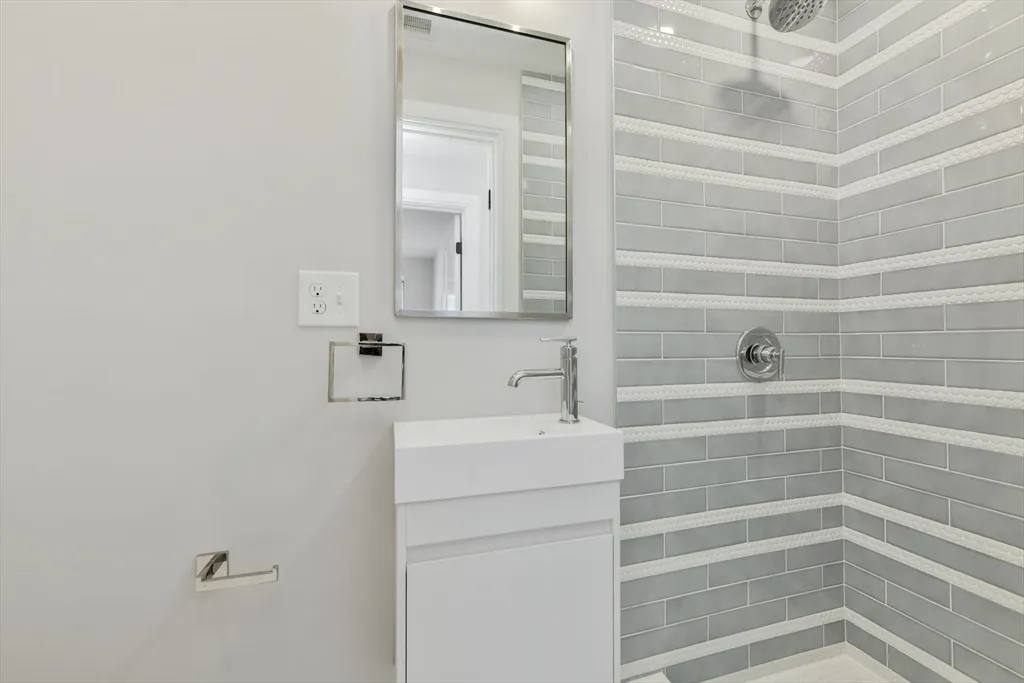 228 Princeton St, East Boston