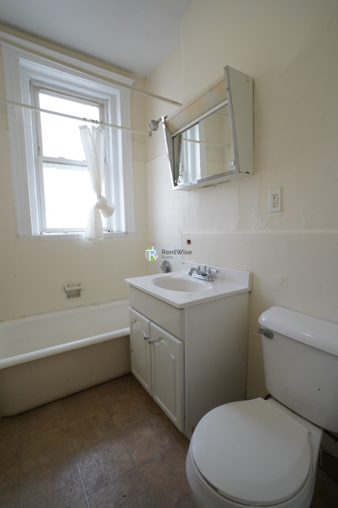 131 Washington St, Brighton