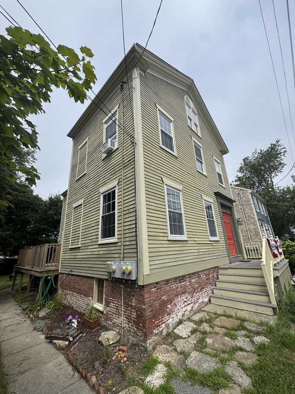 96 Main St, Fairhaven