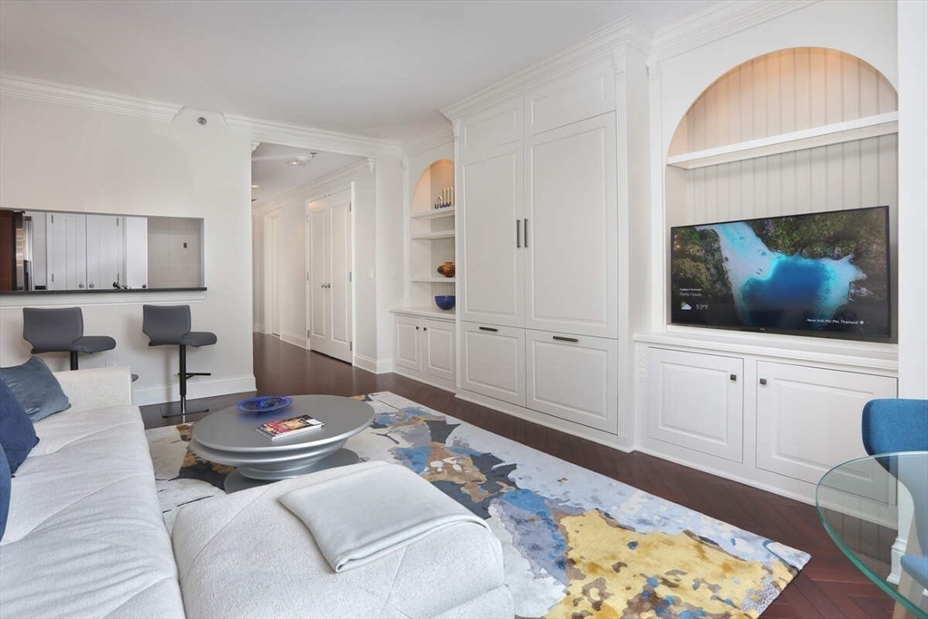 1 Charles Street South, Back Bay