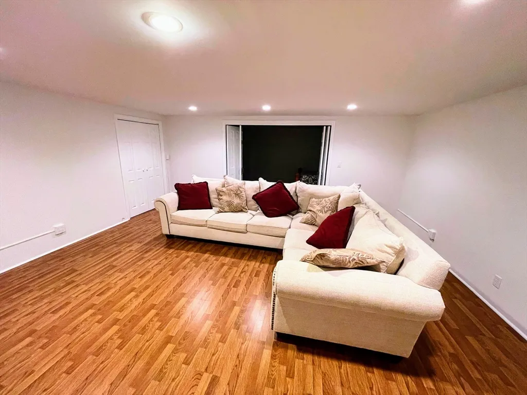 28 Federal St, Salem