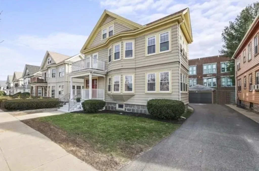 37 Gallivan Blvd, Mattapan