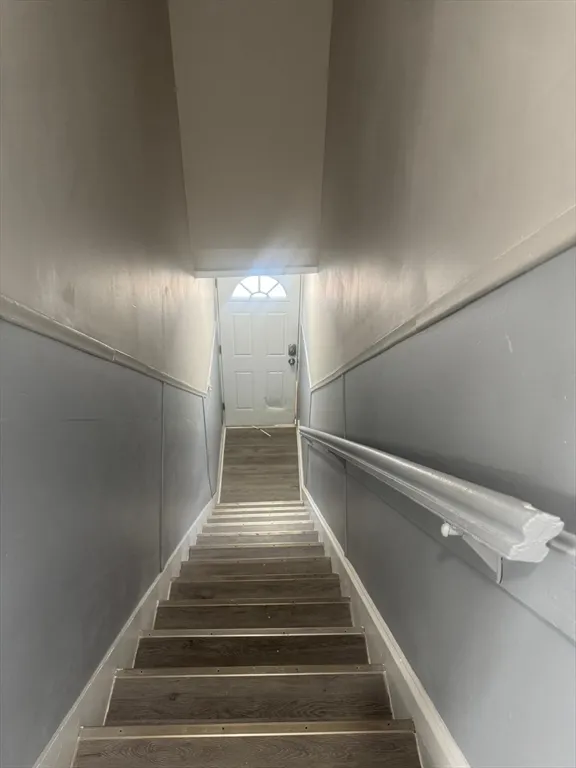 170 Warren Ct, Lowell