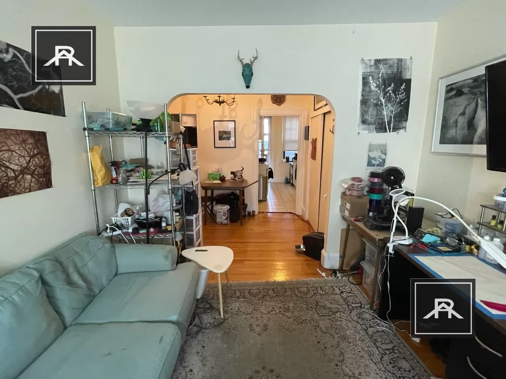 3 bed, 1 bath apartment for rent at 59 Commonwealth Ave Unit 2, Back Bay — photo 2 of 3