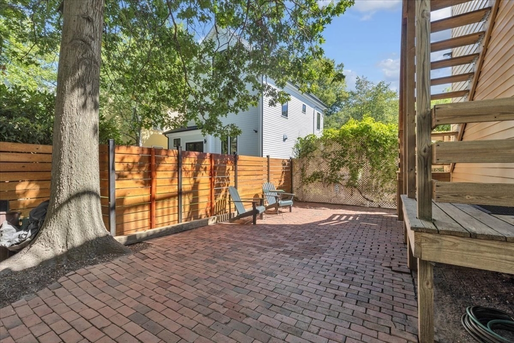 325 Western Ave, Riverside