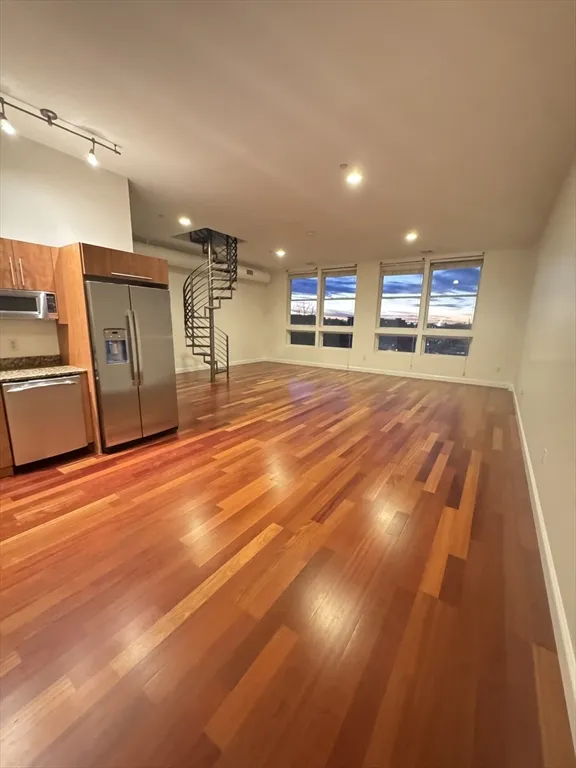 10 Ocean, Revere