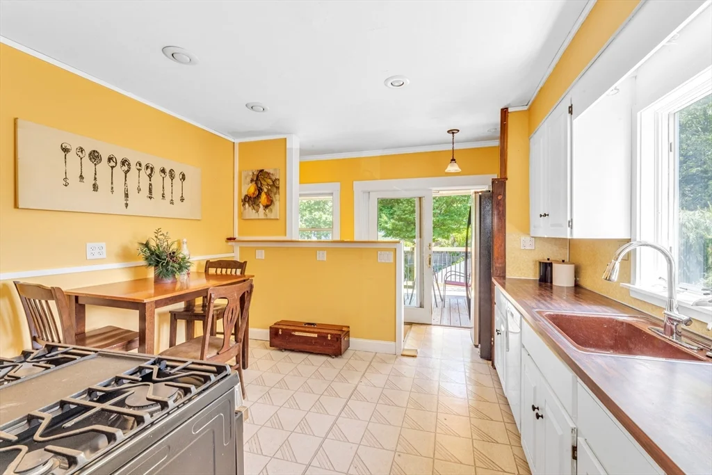 89 Dent St, West Roxbury