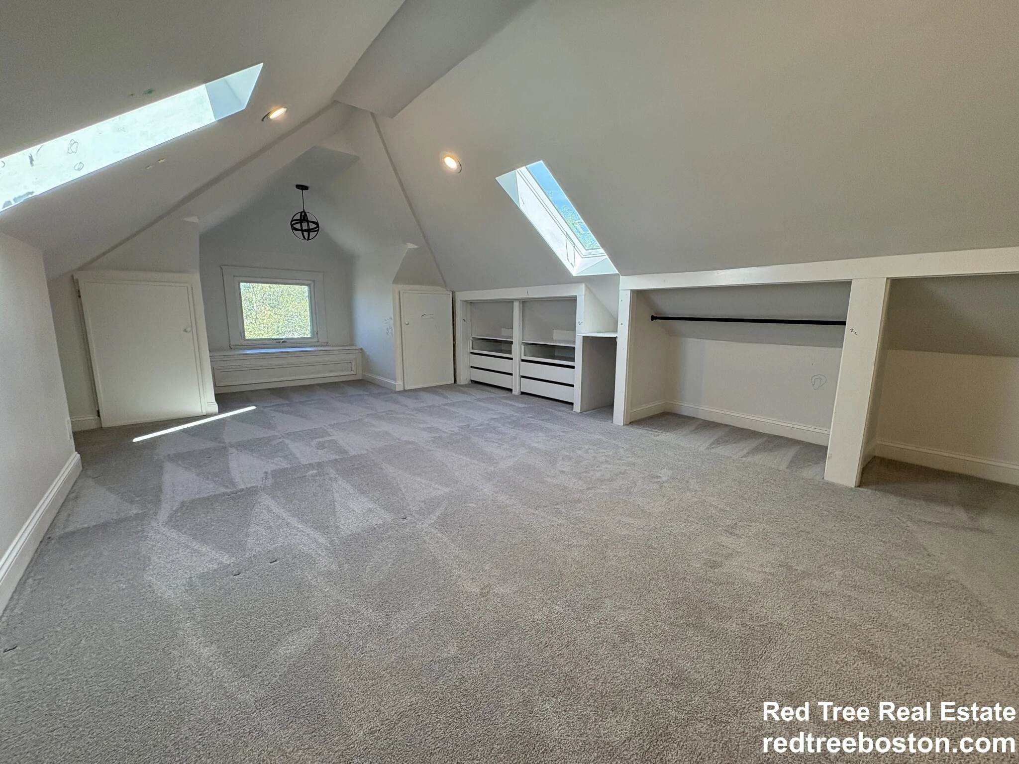 26 Garnet Rd, West Roxbury