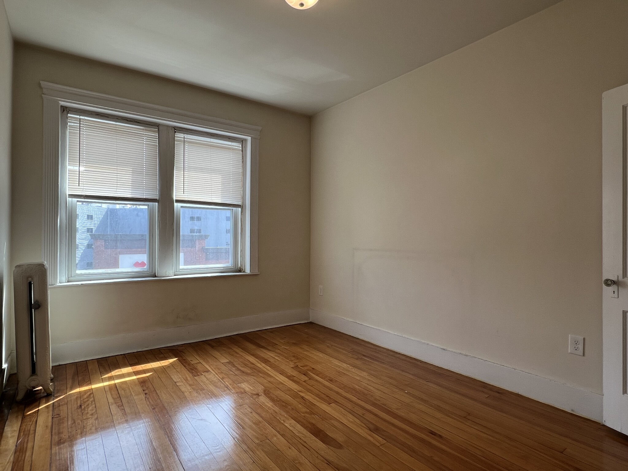 3 bed, 1 bath apartment for rent at 215 Harvard Ave Unit 9PH, Brighton — photo 7 of 20