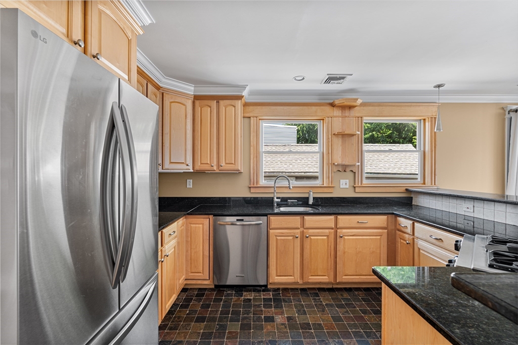 210-212 W 9th St, South Boston