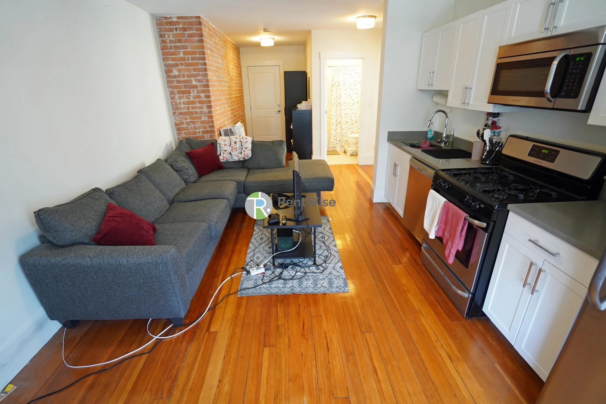 83 Harvard St, Central Village