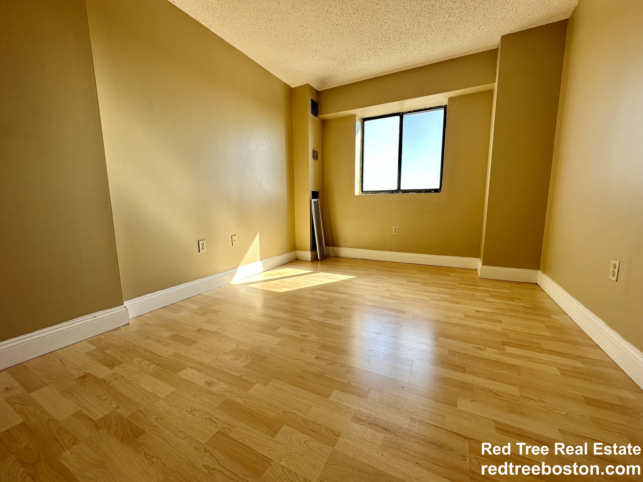 15 North Beacon St, Allston