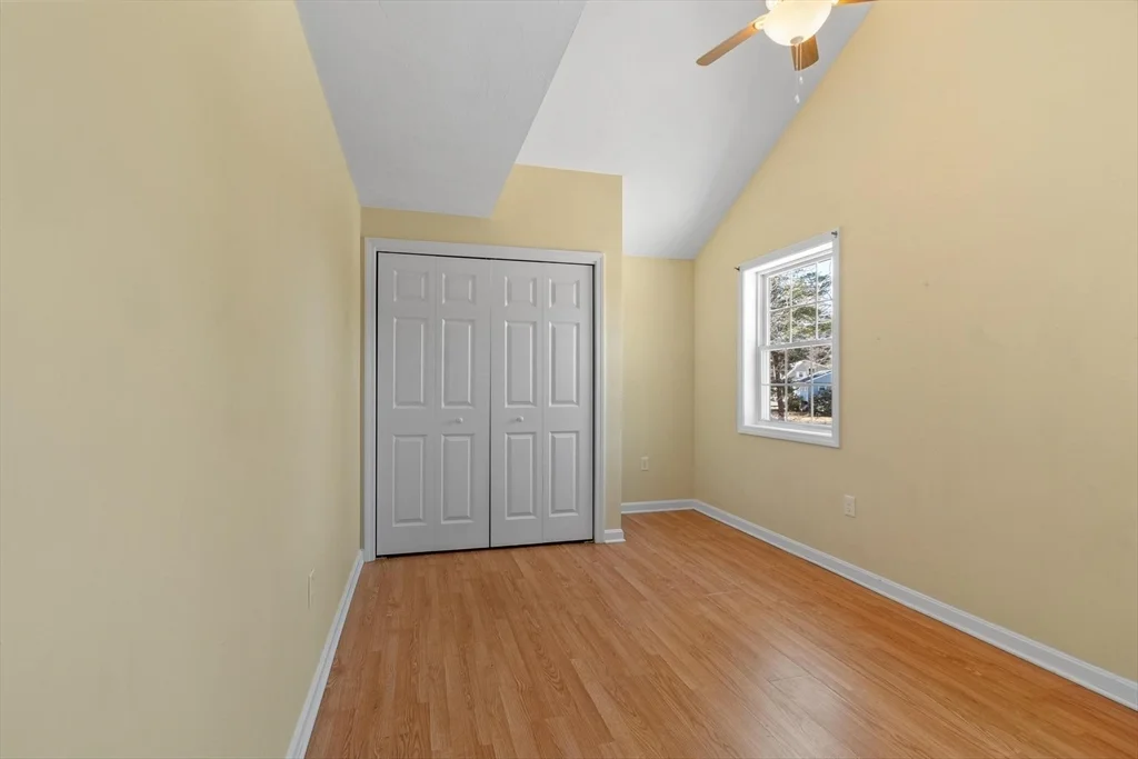 27 Pine St, Pepperell