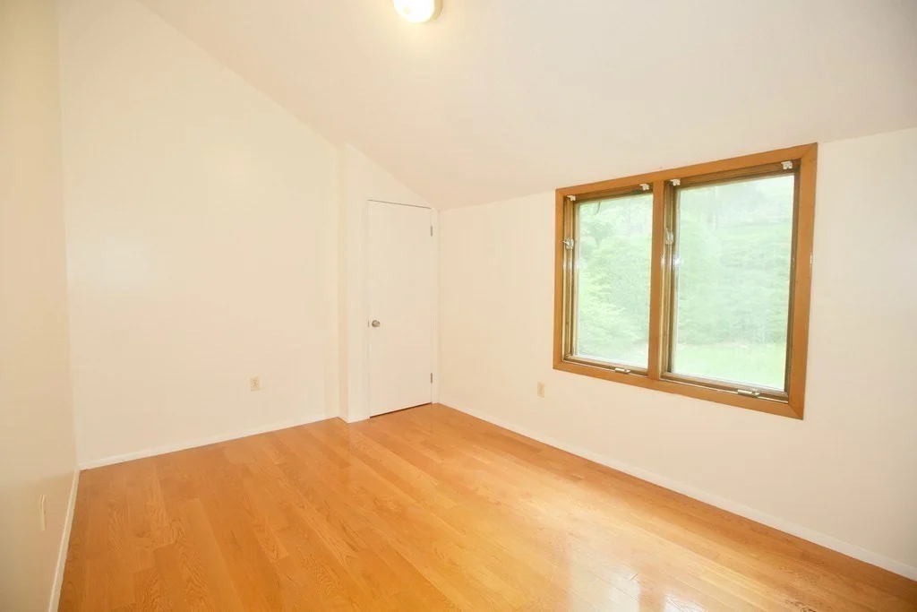 54 Drumlin Rd, Newton