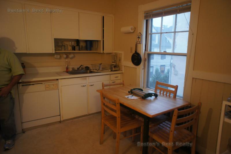 2 bed, 1 bath apartment for rent at 384 Washington St Unit 3, Brighton — photo 3 of 6