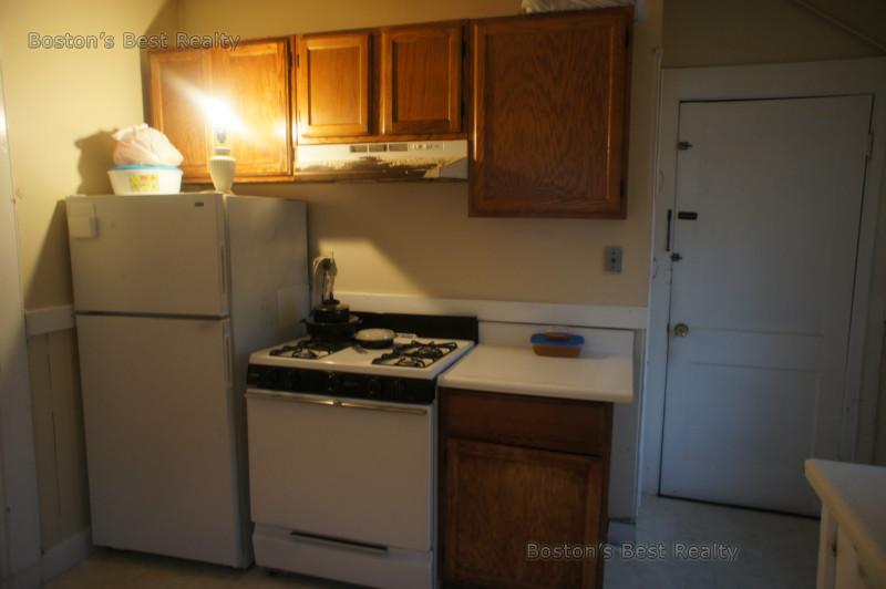 2 bed, 1 bath apartment for rent at 384 Washington St Unit 3, Brighton — photo 4 of 6