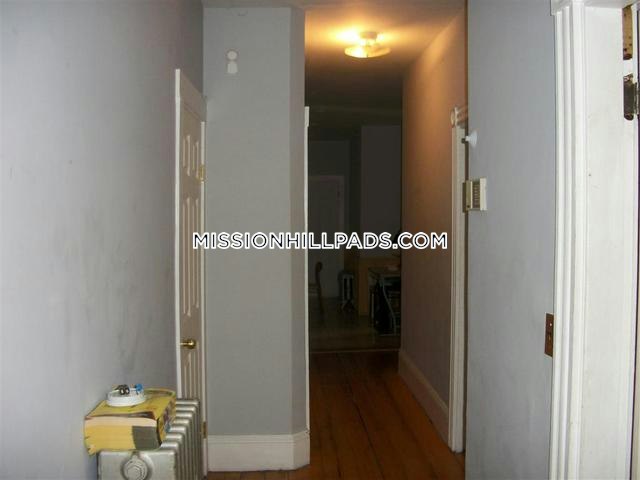 5 bed, 2 bath apartment for rent at 59 Hillside St Unit 3, Mission Hill — photo 19 of 54