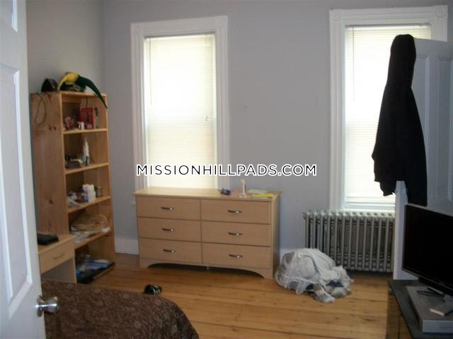 5 bed, 2 bath apartment for rent at 59 Hillside St Unit 3, Mission Hill — photo 20 of 54