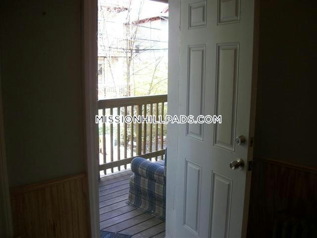 5 bed, 2 bath apartment for rent at 59 Hillside St Unit 3, Mission Hill — photo 25 of 54
