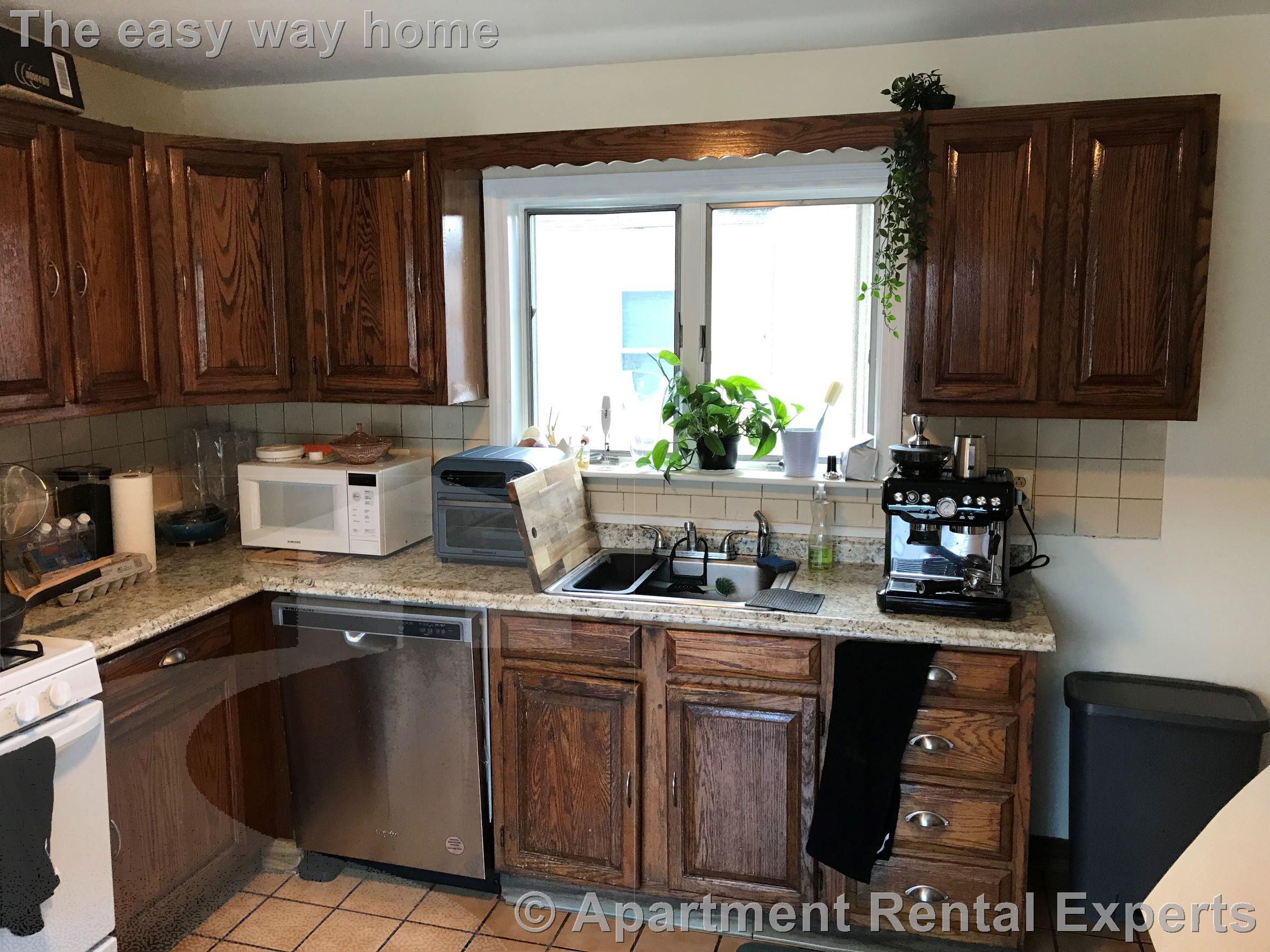 15 Auburn Ave, East Somerville