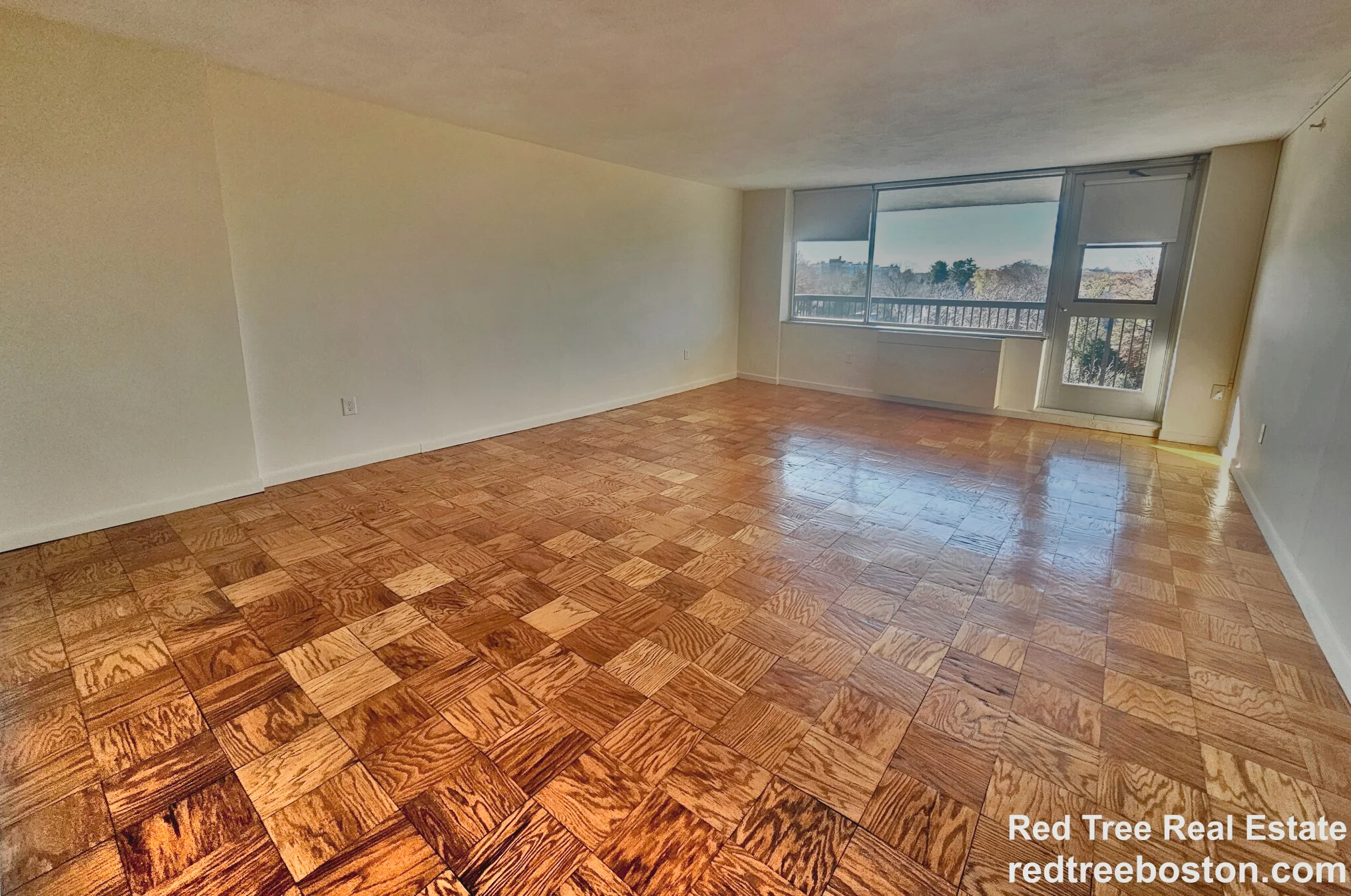 101 Monmouth St, Longwood