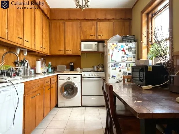 208 Fuller St, North Brookline