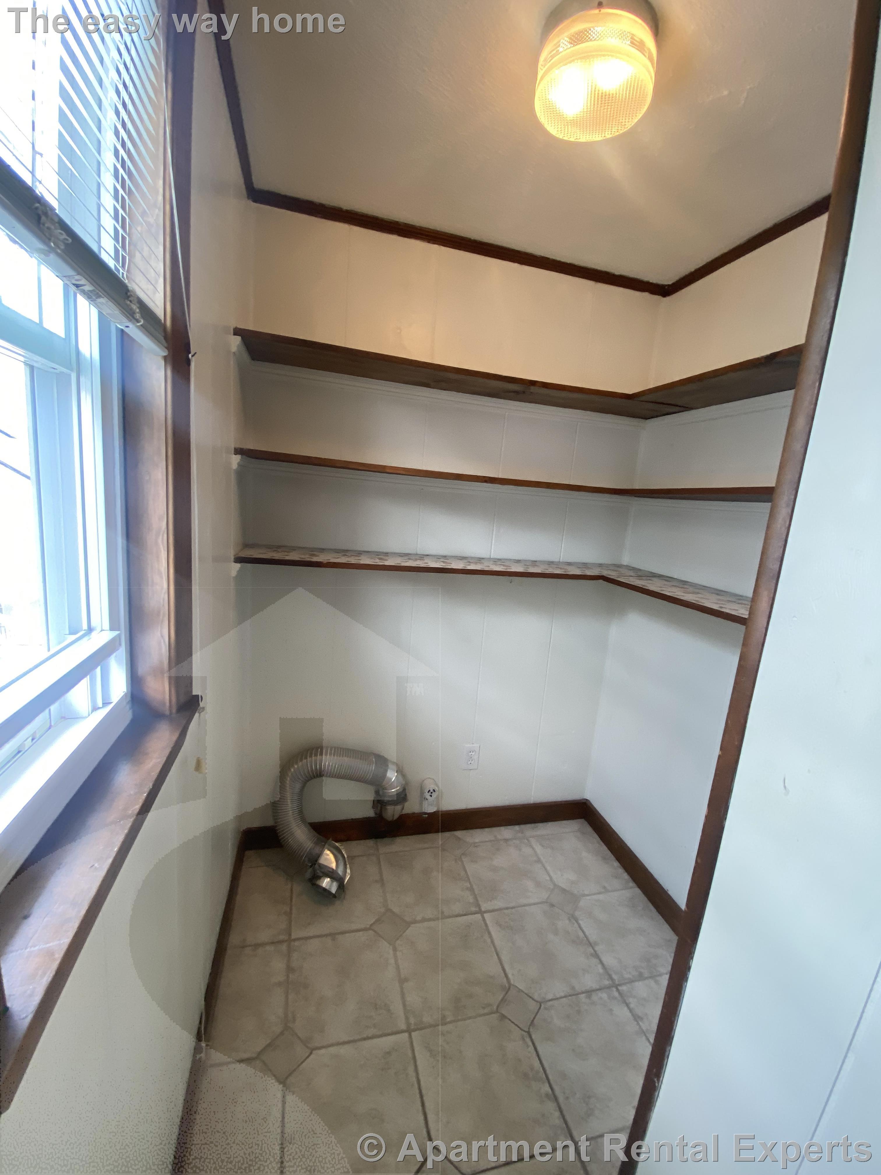 124 Willis Ave, Tufts