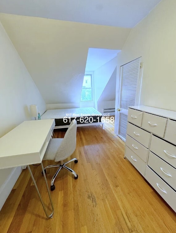 216 Freeman St, North Brookline