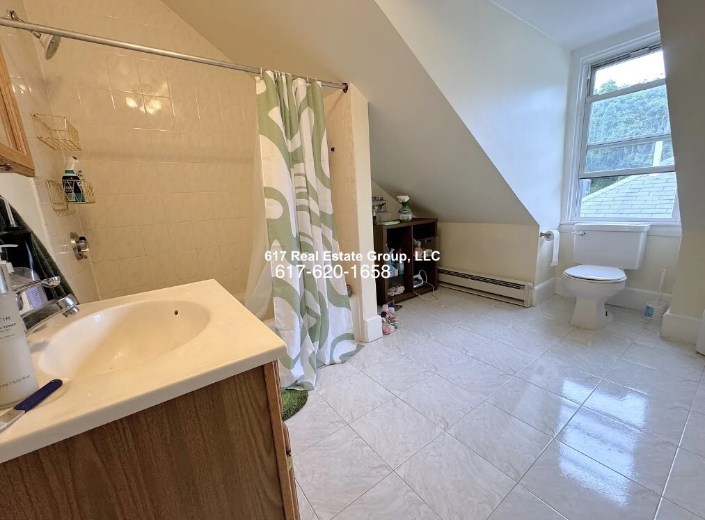 216 Freeman St, North Brookline