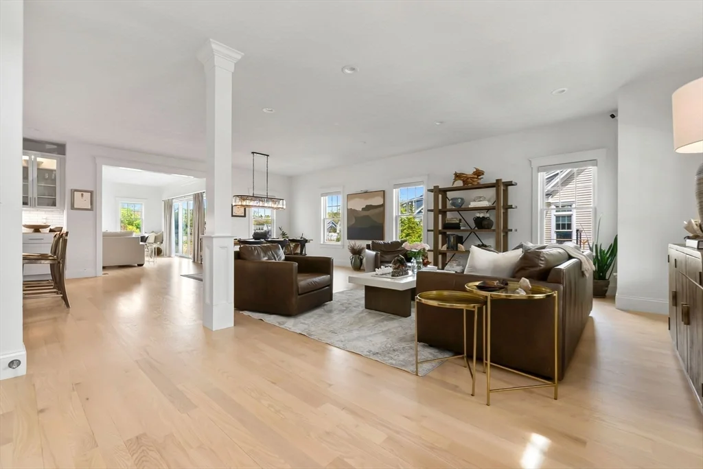 4 Gabaree Ct, Newburyport