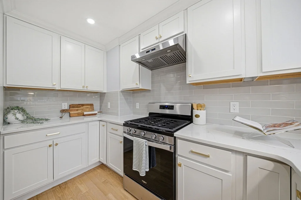 30 Arnold St, Quincy