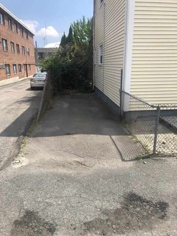 22 Murdock St, Ball Square