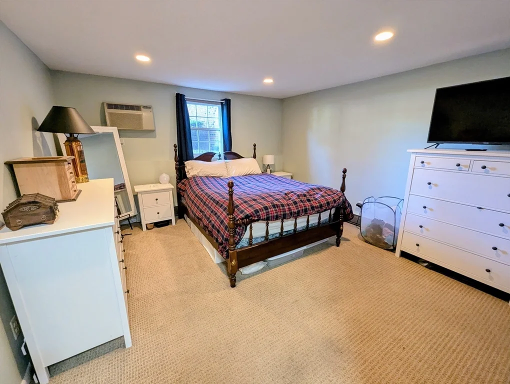 89 Pleasant St, Medfield