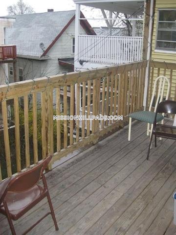 5 bed, 2 bath apartment for rent at 59 Hillside St Unit 3, Mission Hill — photo 34 of 54