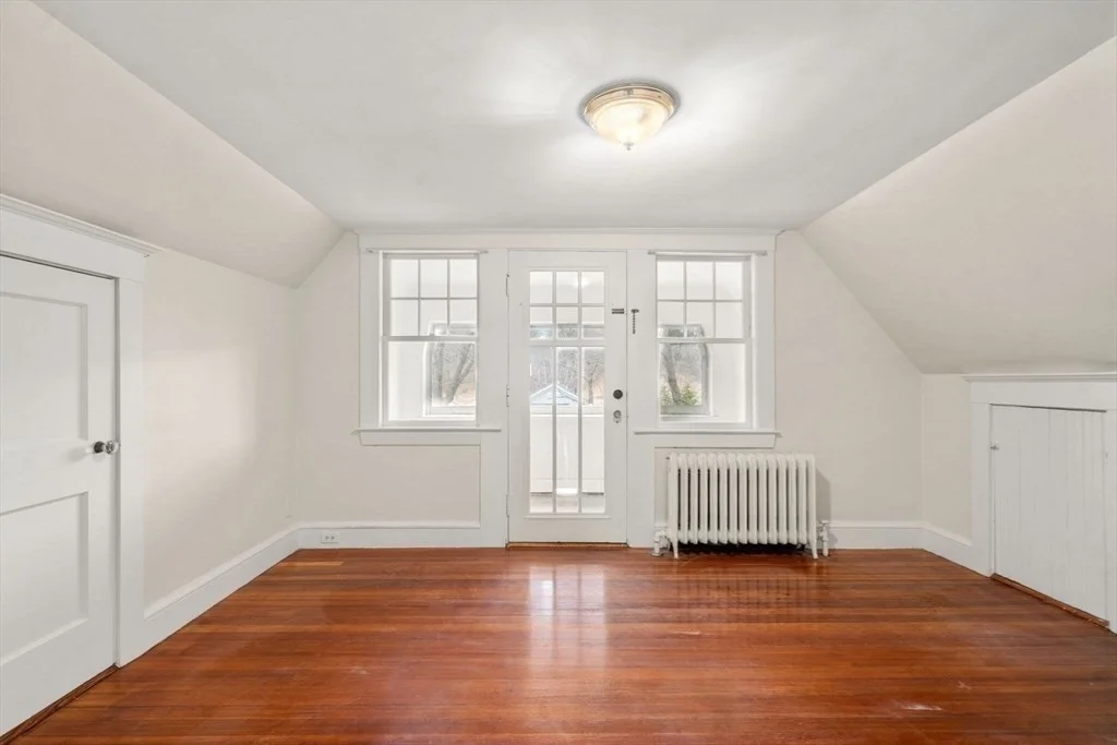 12 Leighton Rd, Wellesley