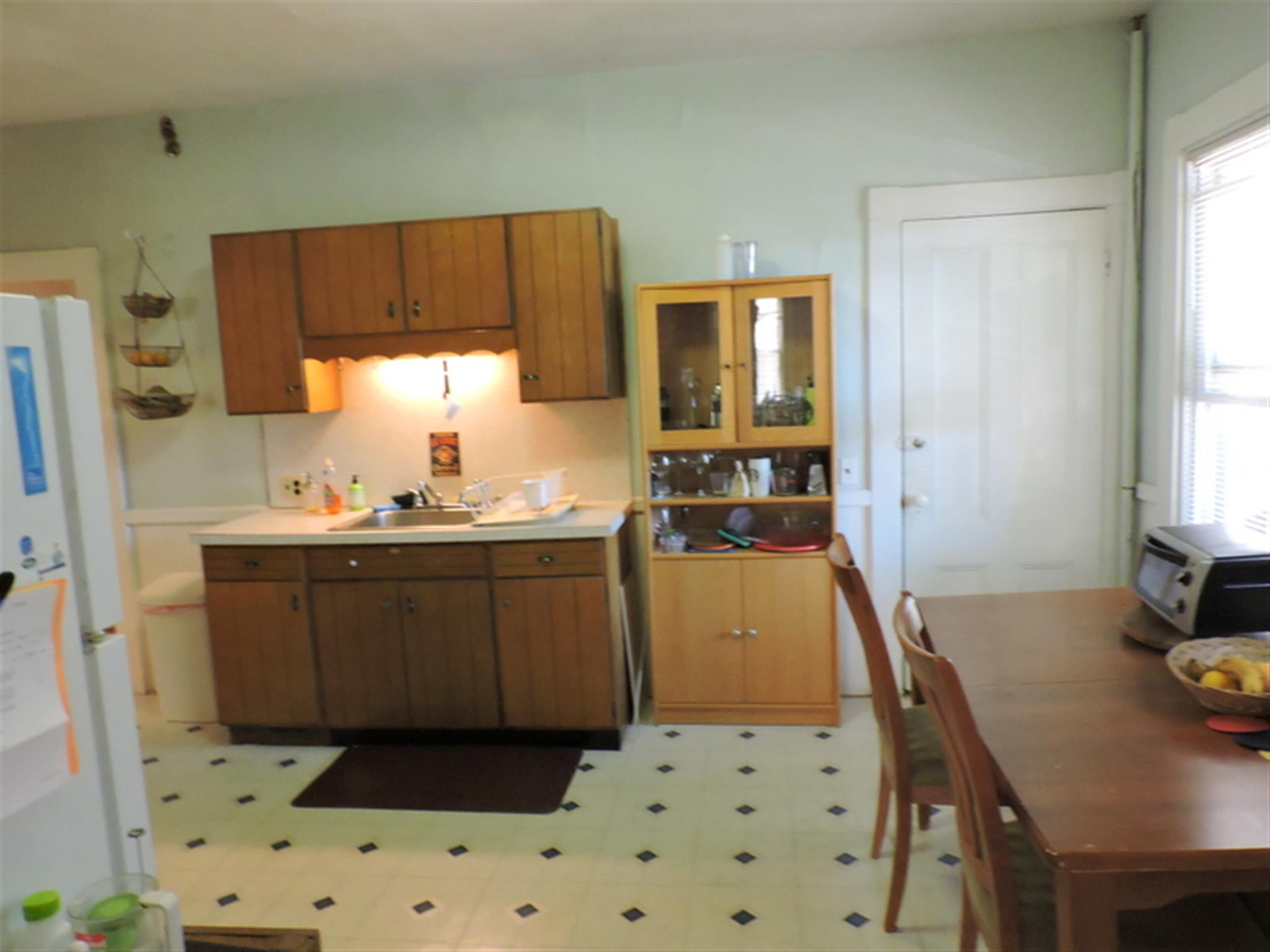 3 bed, 1 bath apartment for rent at 153 Webster Ave Unit 1, Inman Square — photo 7 of 8