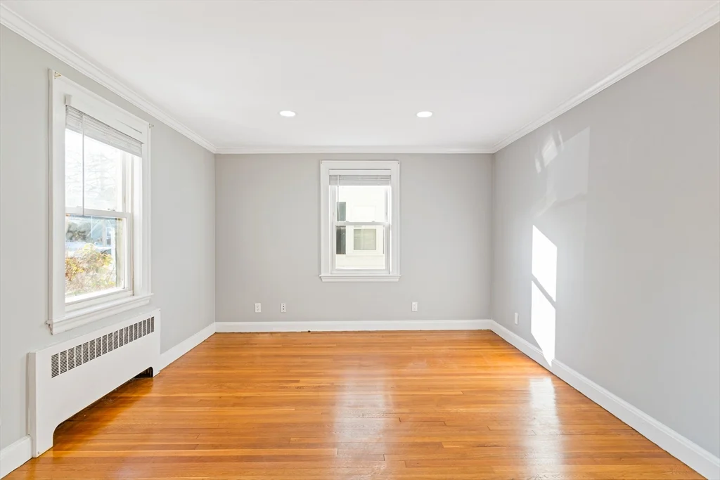 126 Washington Ave, Waltham