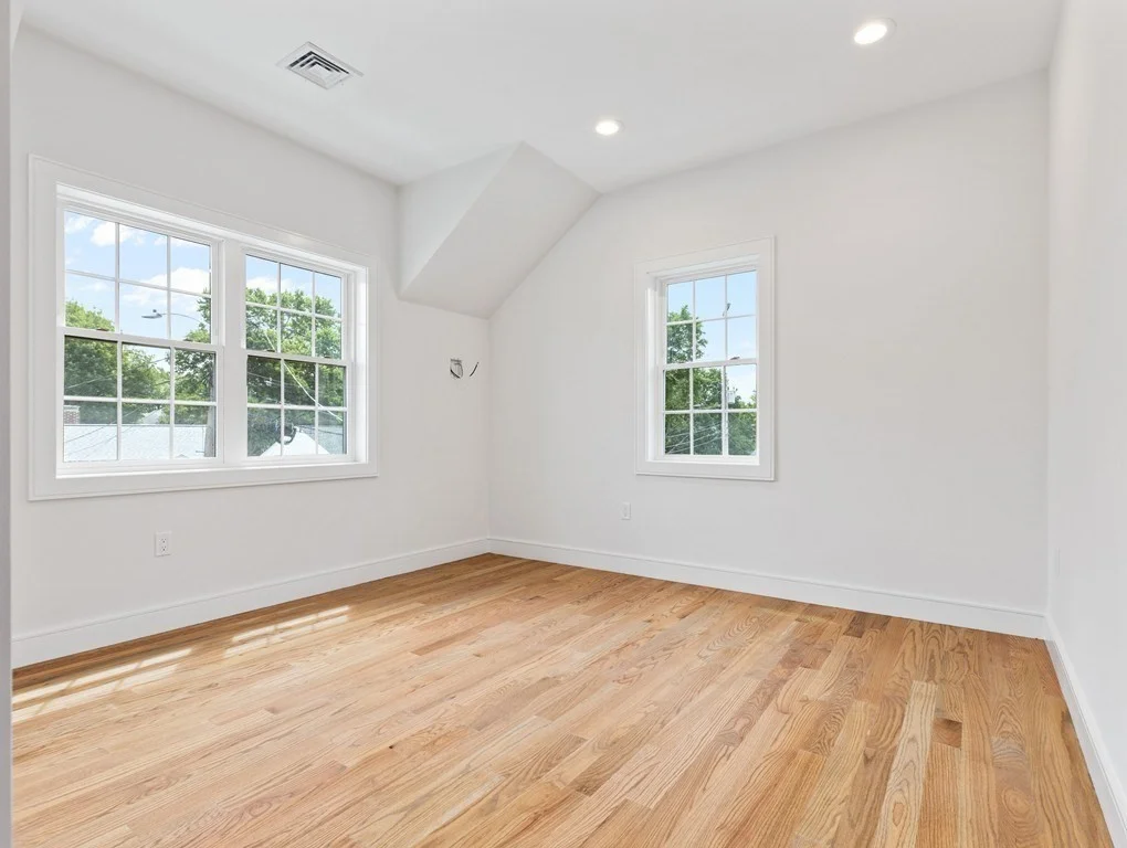 20 Manhattan Ter, West Newton