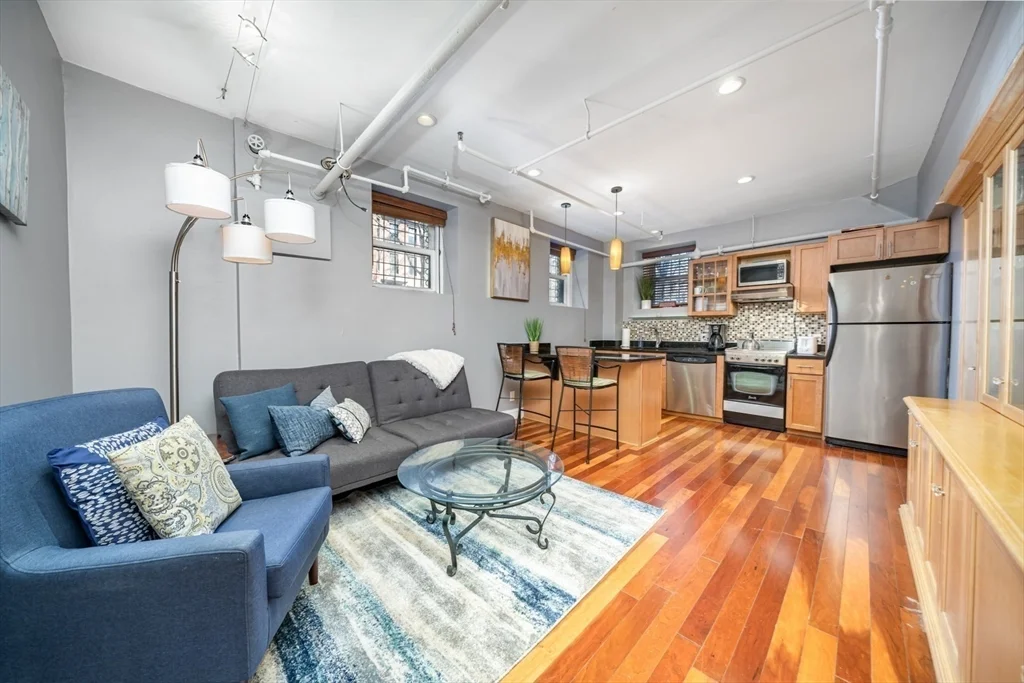 330 Dartmouth St, Back Bay