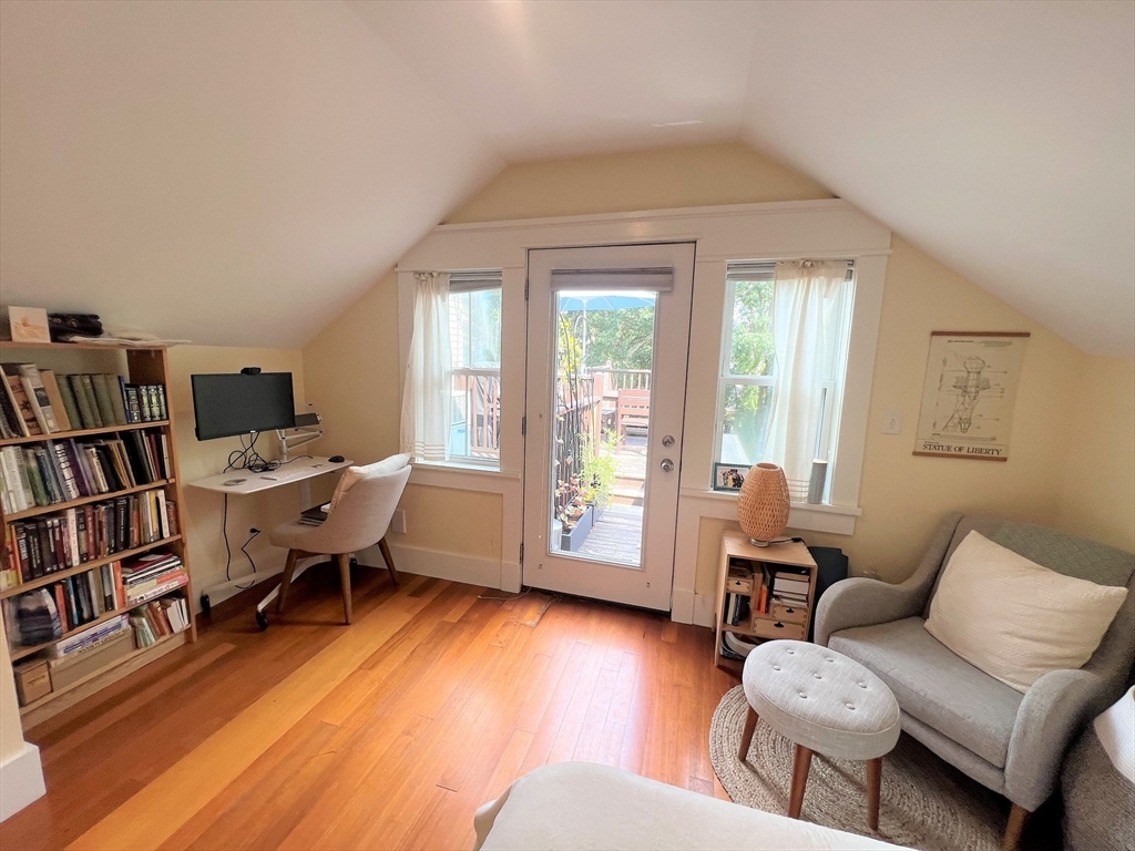 44 Rockview St, Jamaica Plain