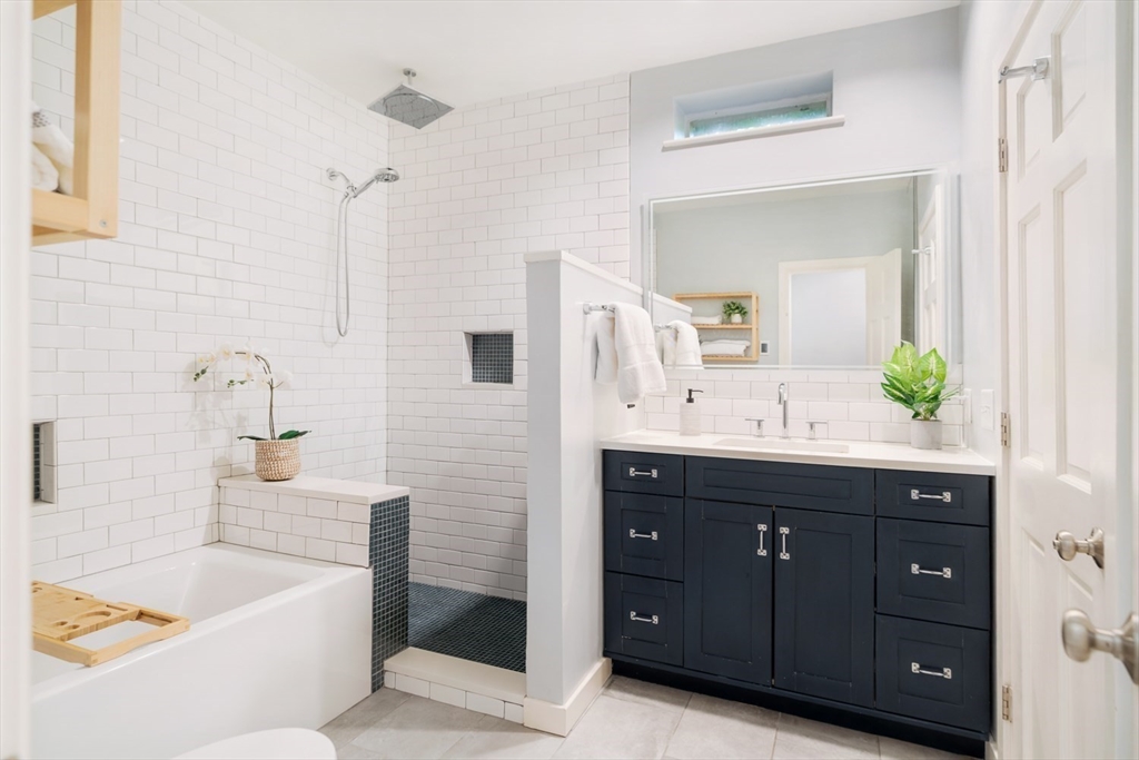 65A Glen Rd, Brookline Village