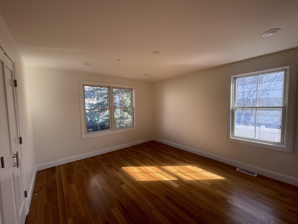 40 Everett St, Everett