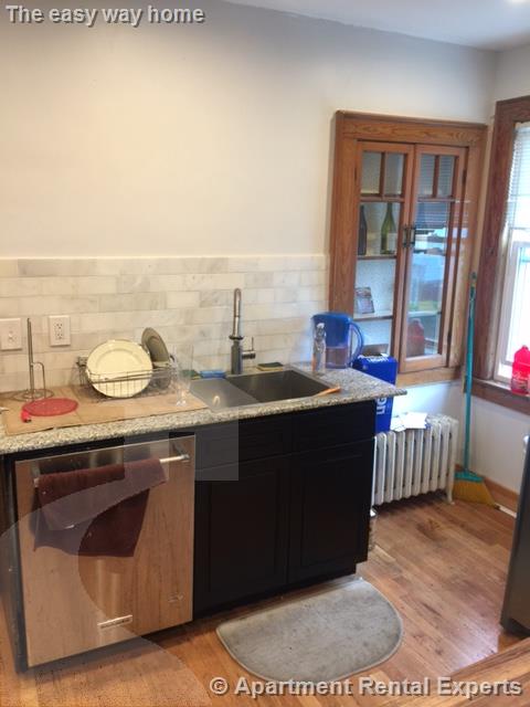 14 Renfrew St, Tufts