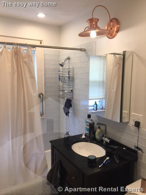 14 Renfrew St, Tufts